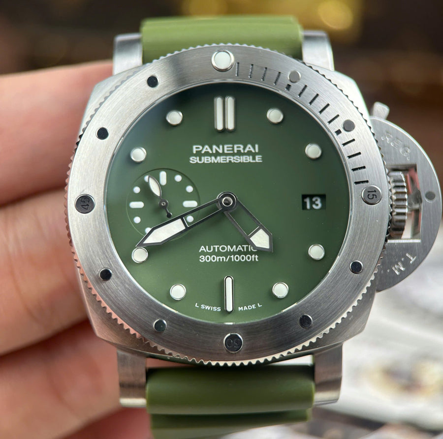 Panerai Submersible PAM01055 42mm