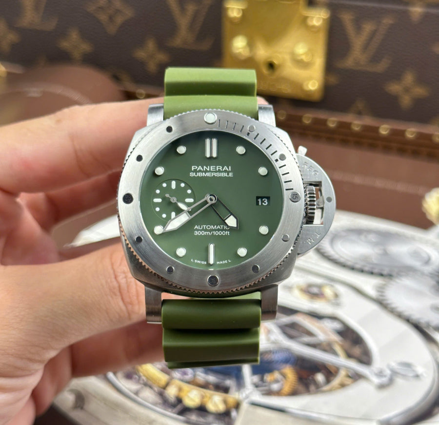 Panerai Submersible PAM01055 42mm