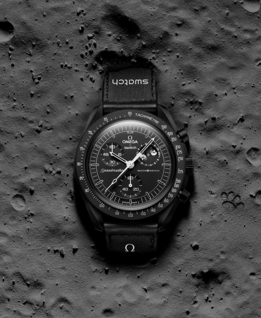 MOONSWATCH MISSION TO MOONPHASE SNOOPY
