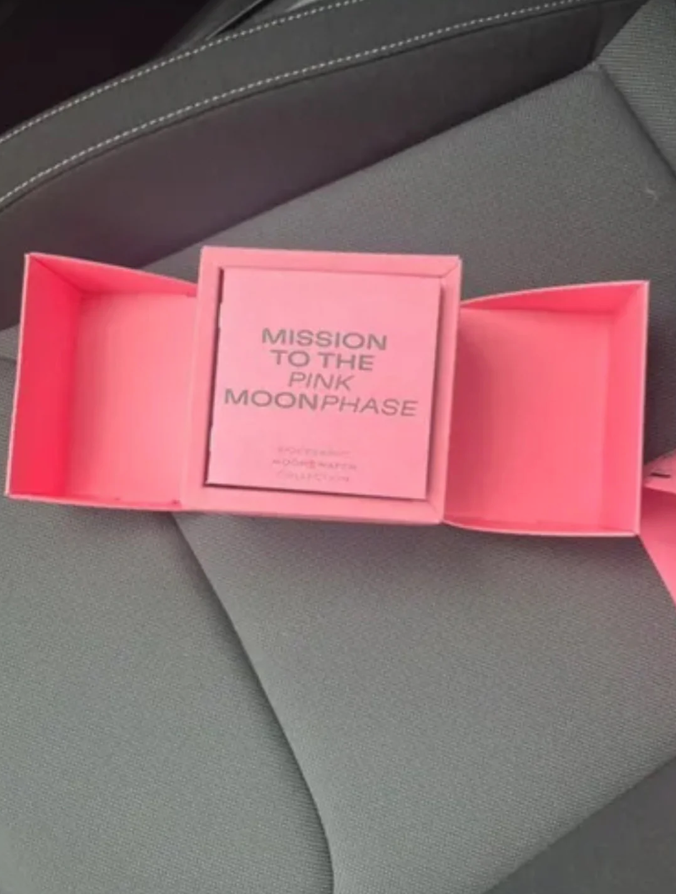 MOONSWATCH MISSION TO PINK
